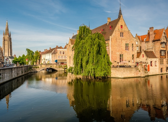 canals in bruges