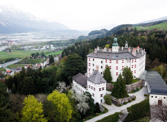 ambras-castle-austria-innsbruck_1071013889_web