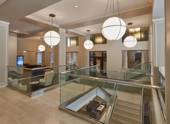 metropolitan-lounge-chicago-amtrak