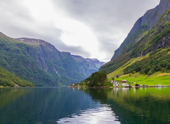 naeroyfjord_norway_from-flam-boat-cruise