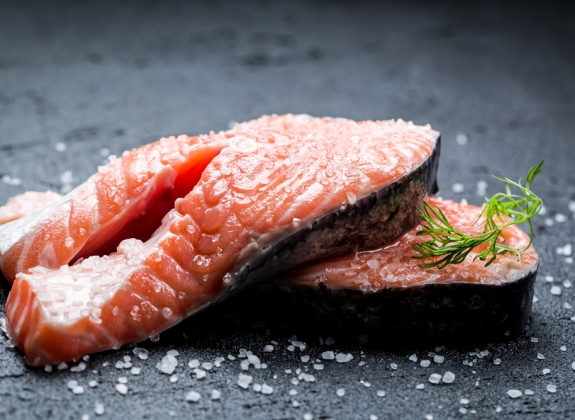 salmon_dinner_scandinavia_185341613.jpg