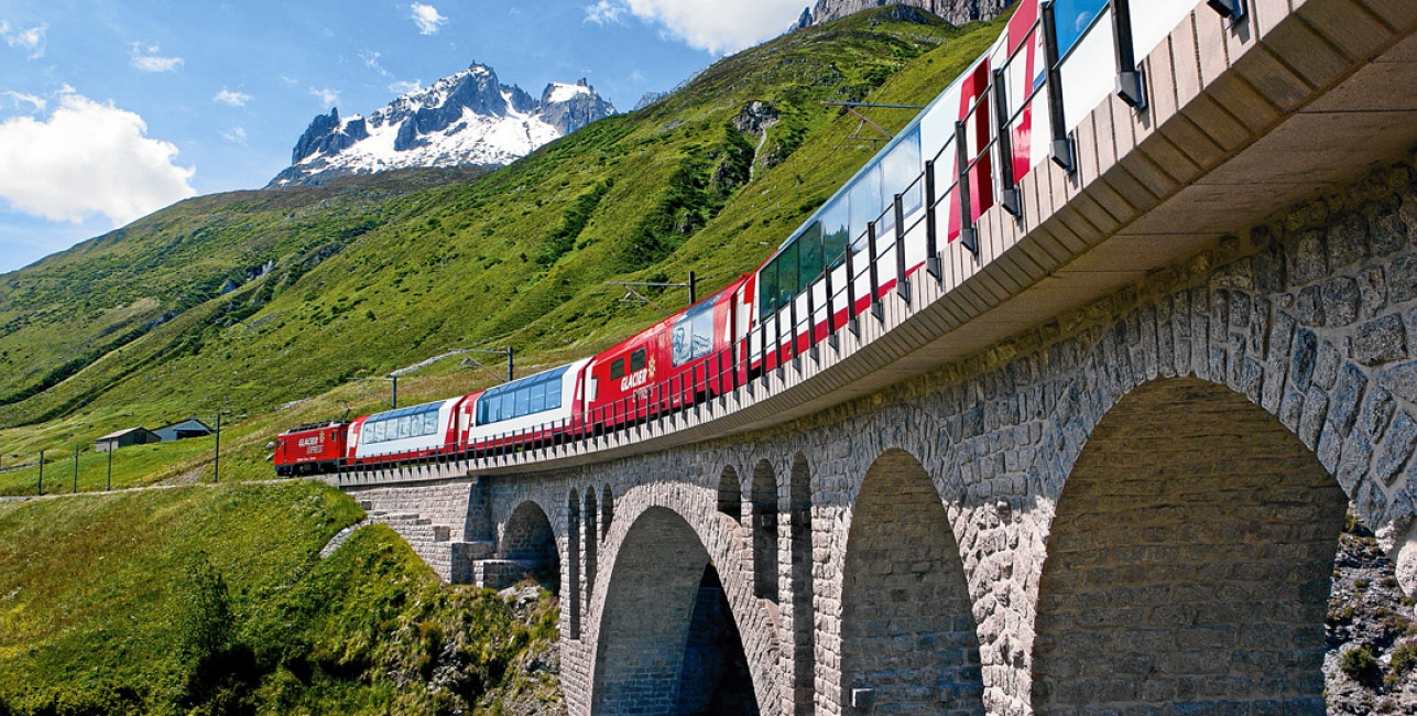 カリブロッジ グレッシャーエクスプレス The Glacier Express | Railbookers®