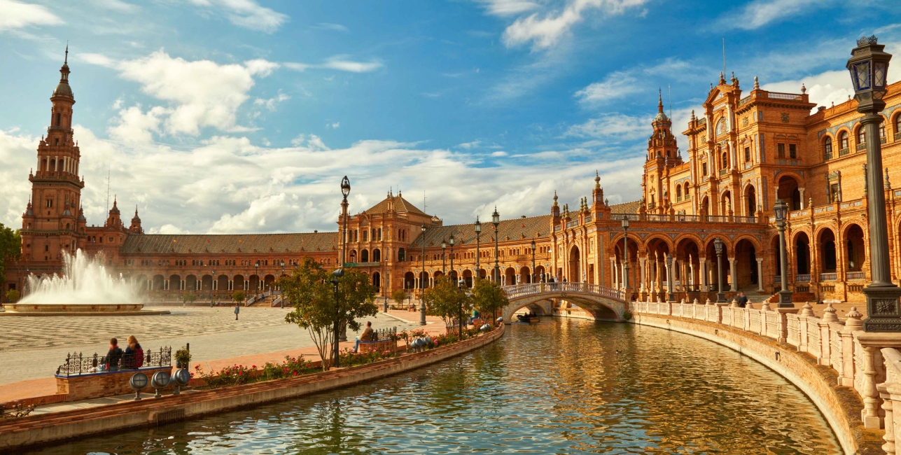 spain-square_plaza-de-espanza_Seville-Spain