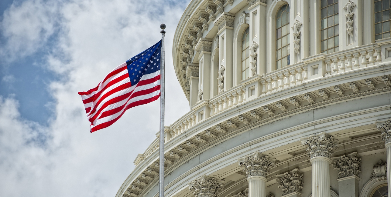 us-capitol-building_washington-dc-usa_american-flag