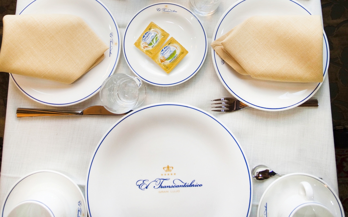 Dining table Onboard The Transcantábrico
