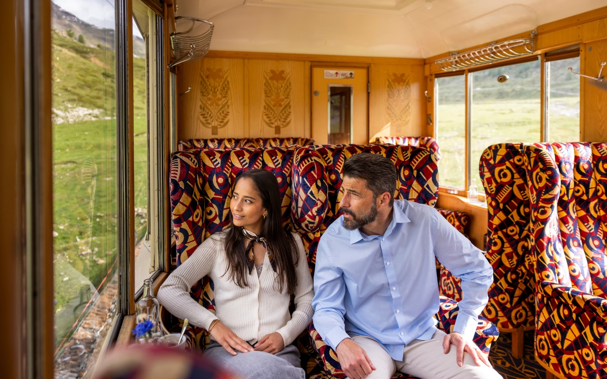 ©Rhaetian Railway bernina pullman class salonwagen auf der berninalinie