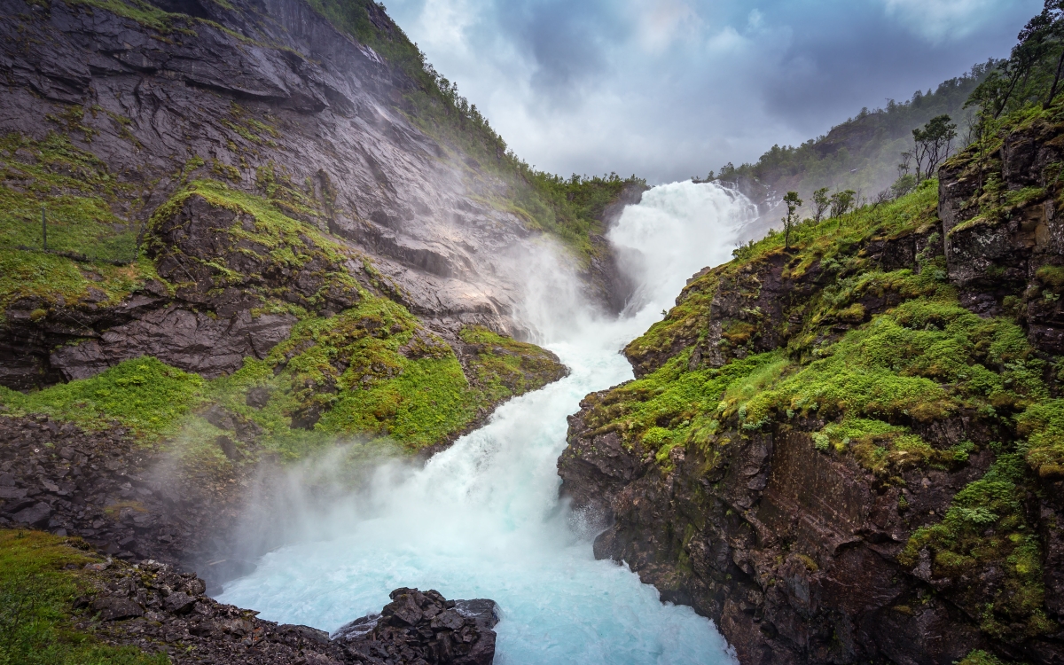 norway-waterfall-flam-railway-view_389328700_web