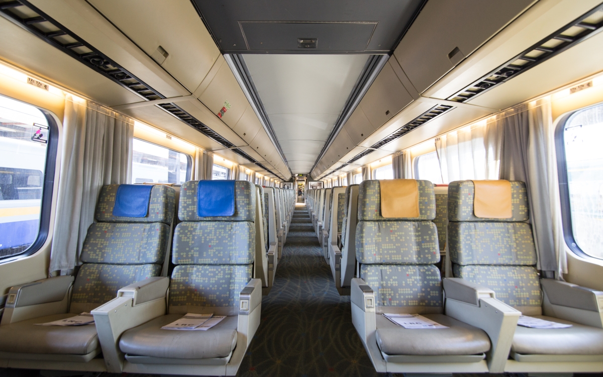 rs147_via_train_wob_printemps_samedi_matin_2023_srgb