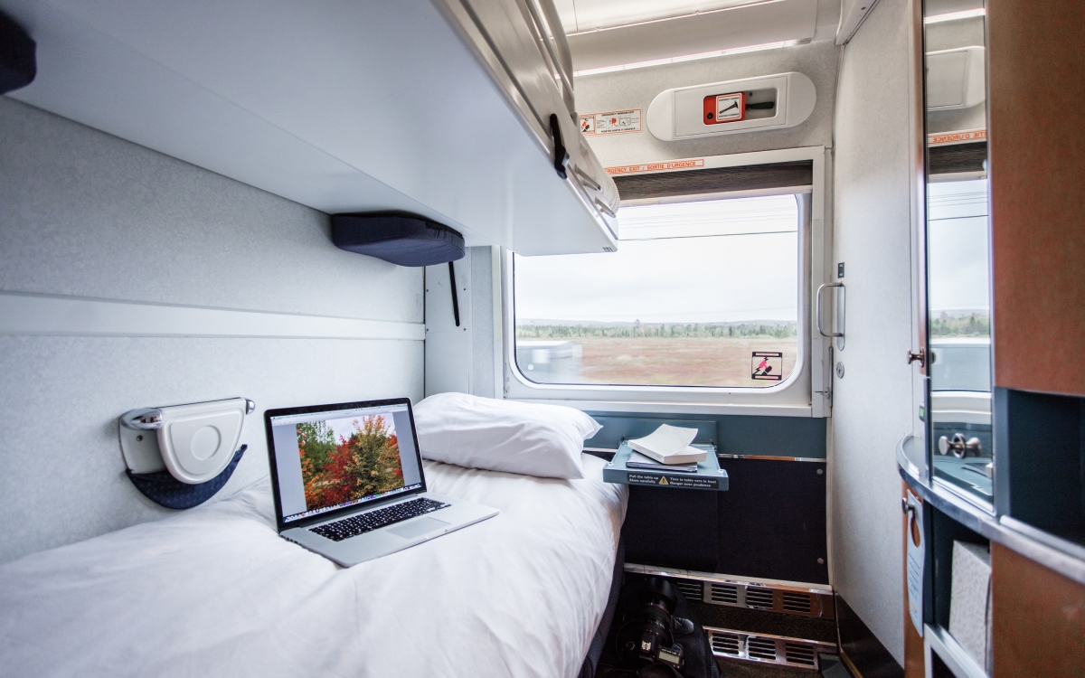 rs316_via_train_long_haul_ocean_196_srgb