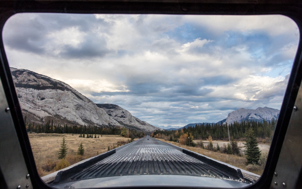 rs338_via_train_long_haul_canadian_236_srgb