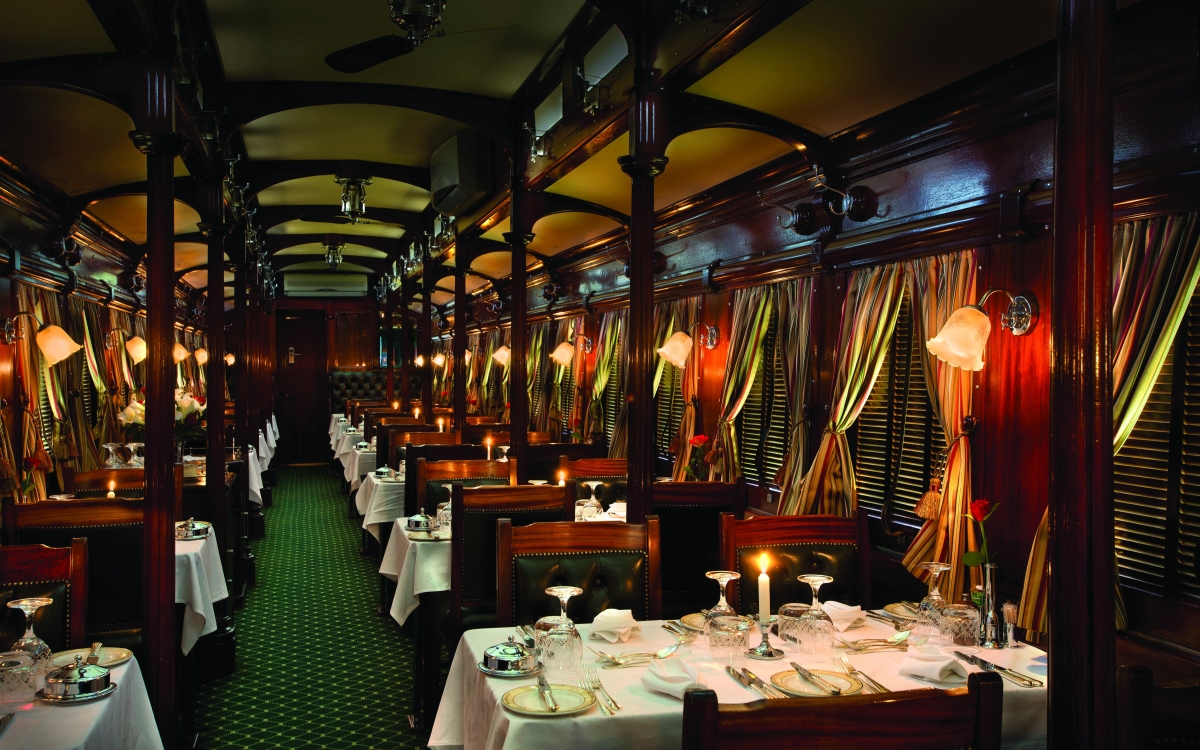 rvr-diningpillar2_rovos