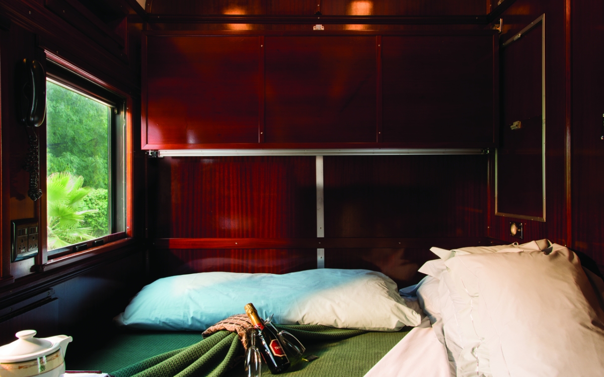 rvr-pullmandblbed1-hres