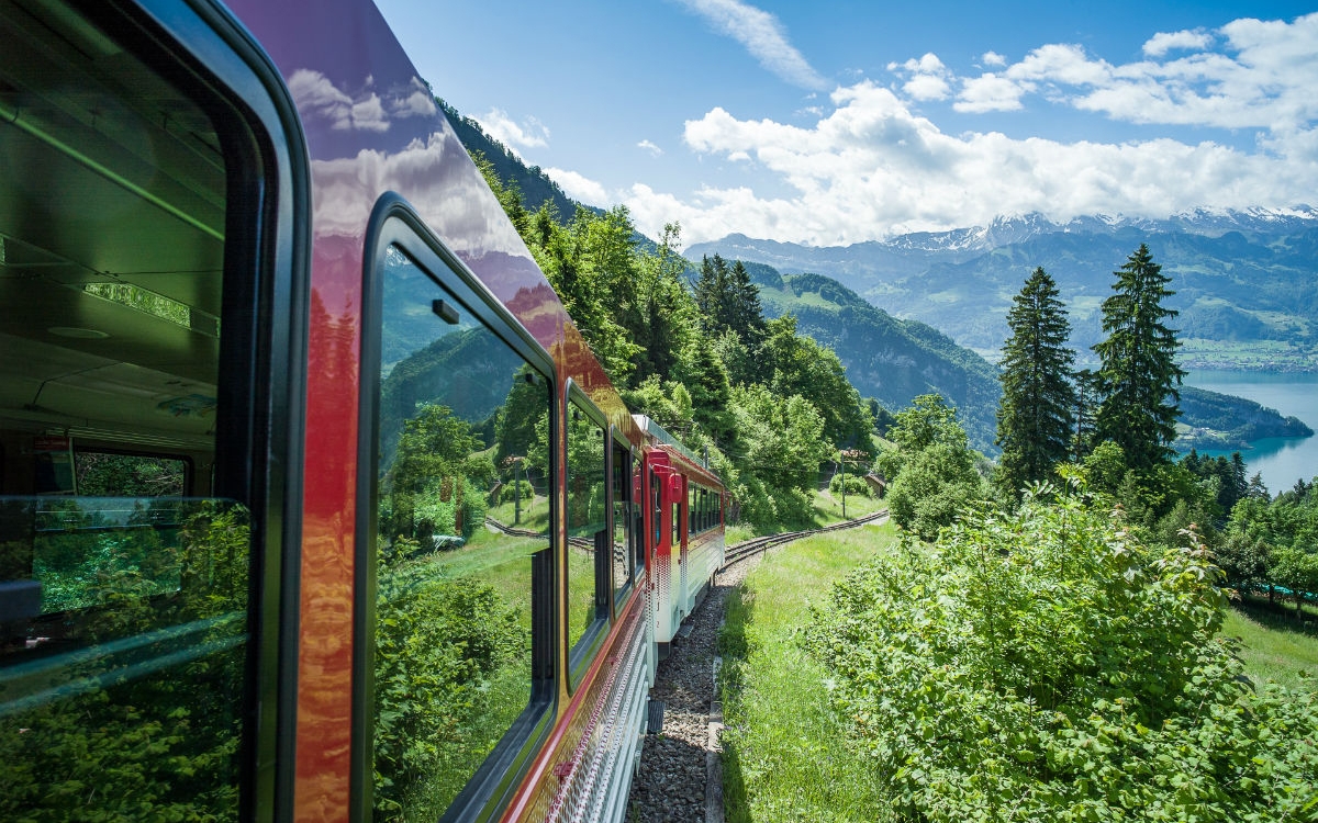 train-from-vitznau-rigi-kulm-summer