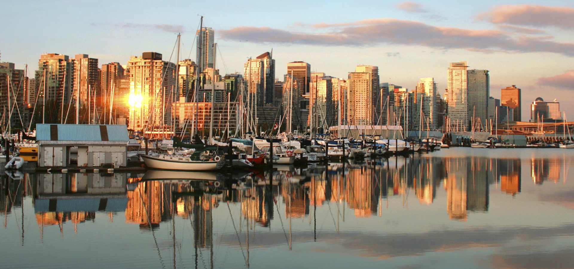 AU-WESTERN-USA-AND-CANADA-Vancouver-skyline-1800x600