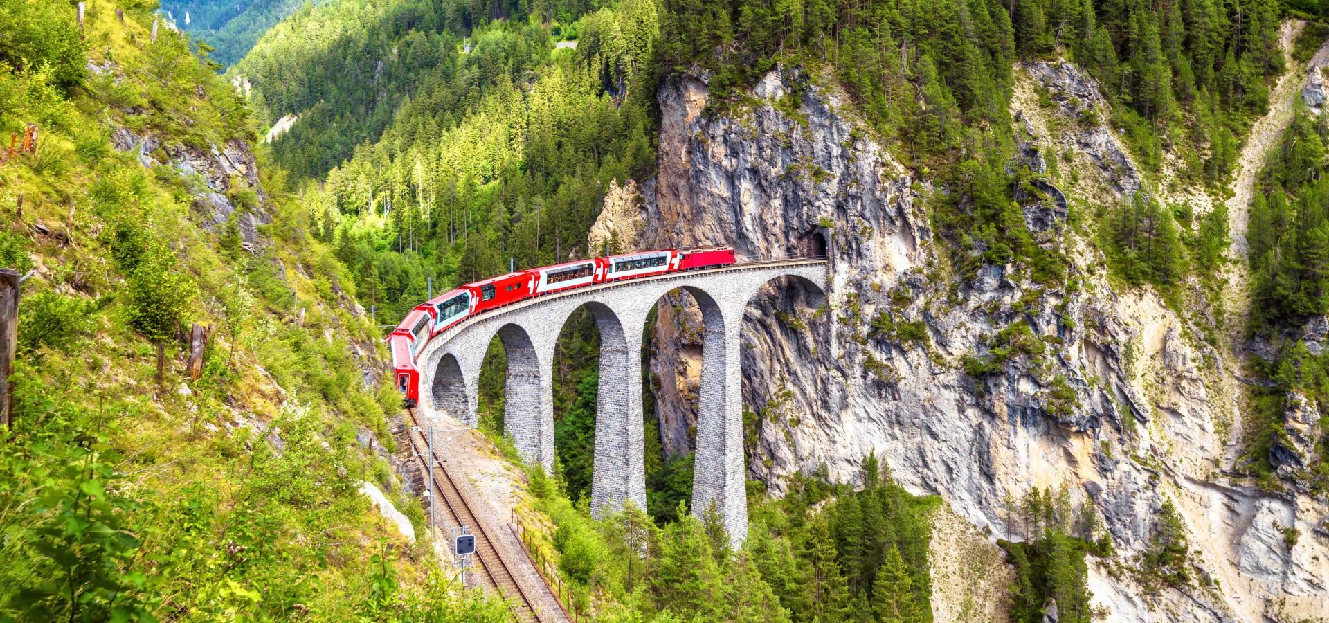 glacier-express-on-Landwasser-viaduct