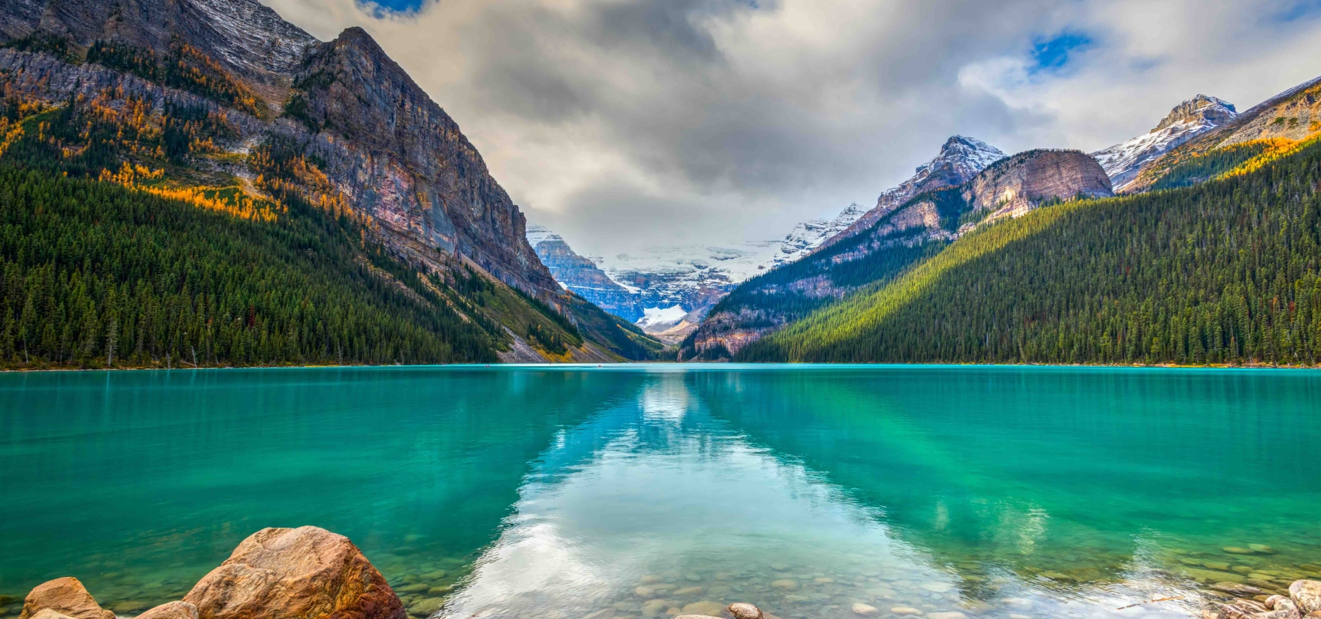 Lake Louise Canada view of water and mountains