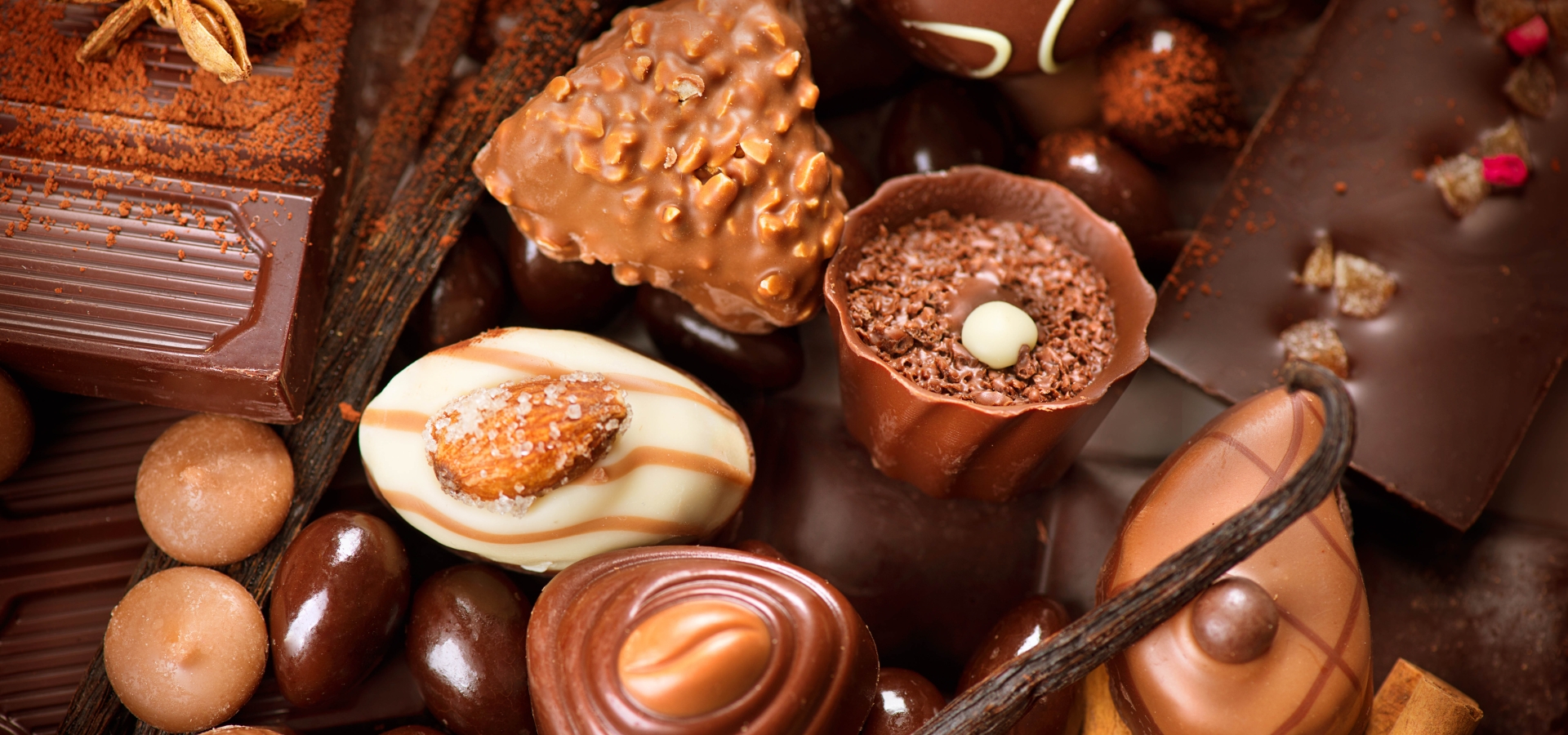 assortment-fine-chocolates_264764117_web