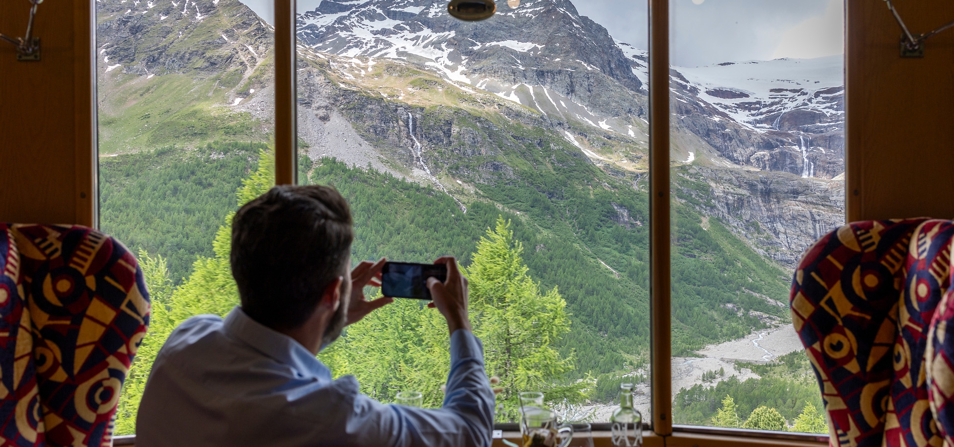 ©Rhaetian Railway bernina pullman class salonwagen auf der berninalinie