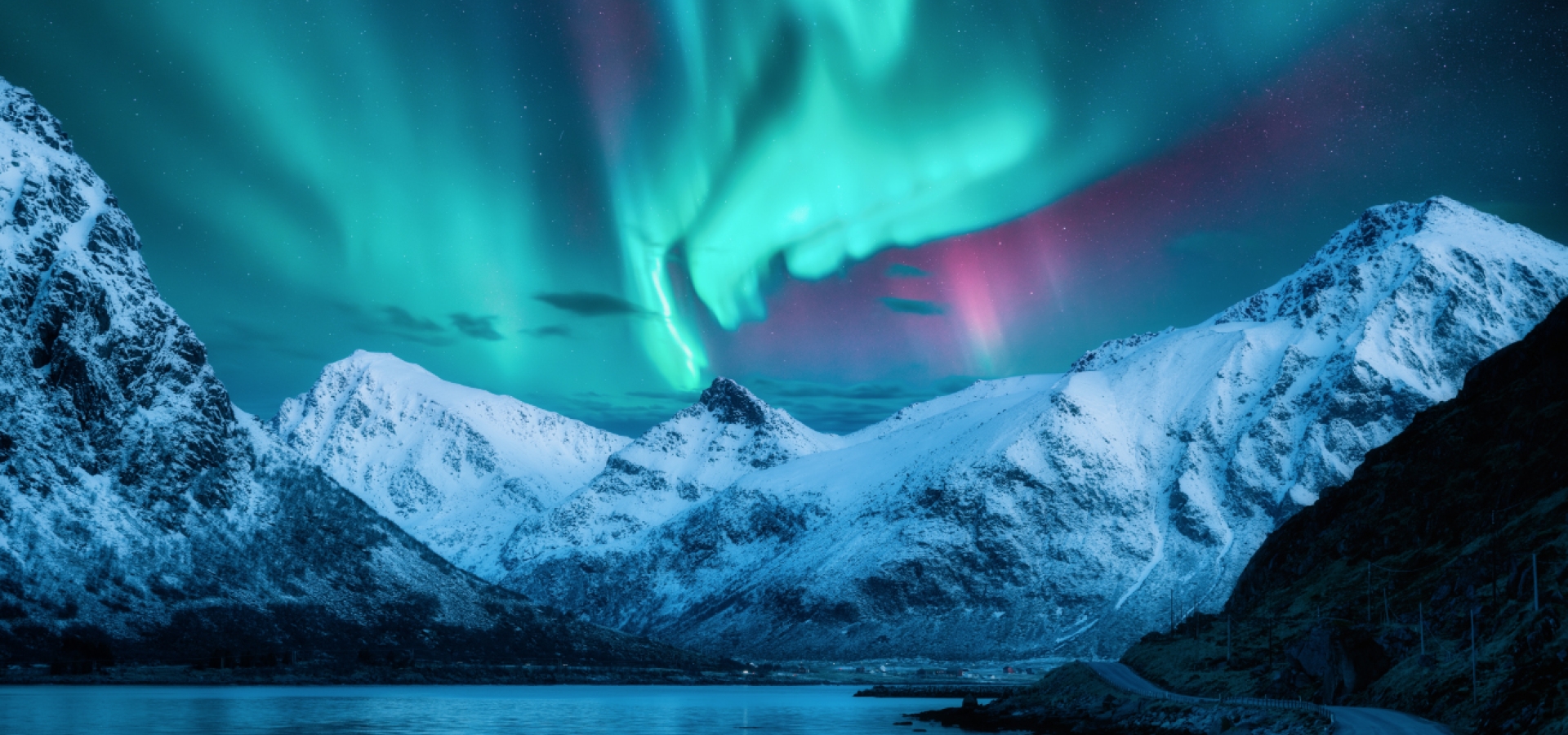 northern-lights-over-lofoten-norway_2482298189_web.jpg