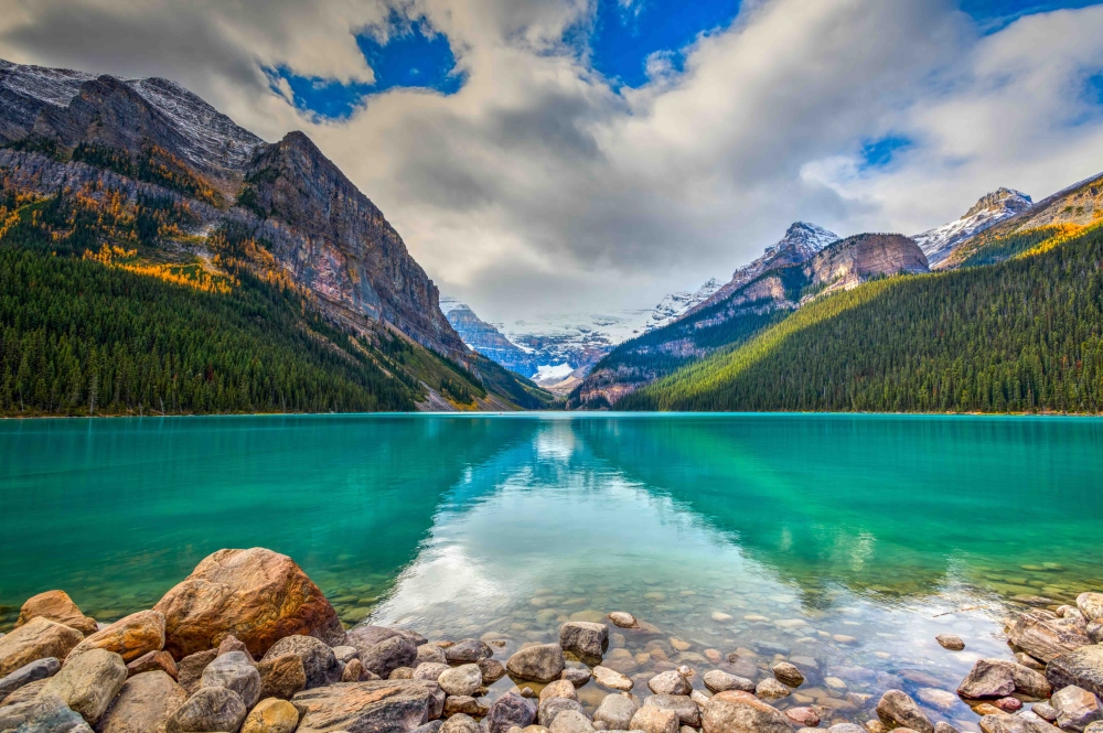 Lake Louise Canada view of water and mountains